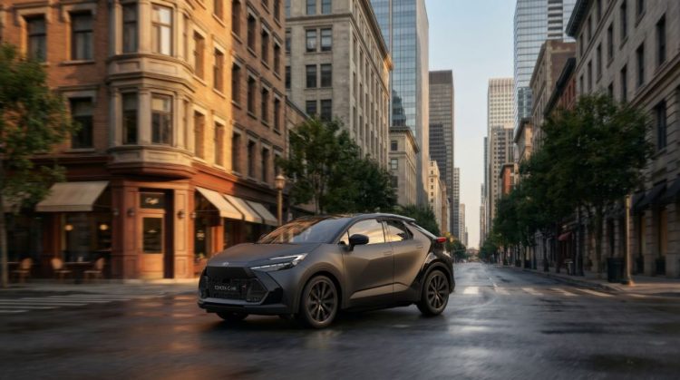 Toyota C-HR отбелязва 10-годишен юбилей със стилни обновления