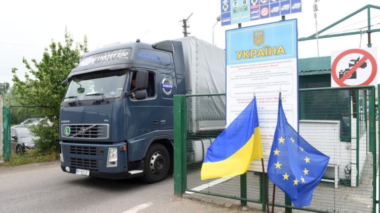 Украйна приема правилата на ЕС за времето за шофиране и интелигентните тахографи