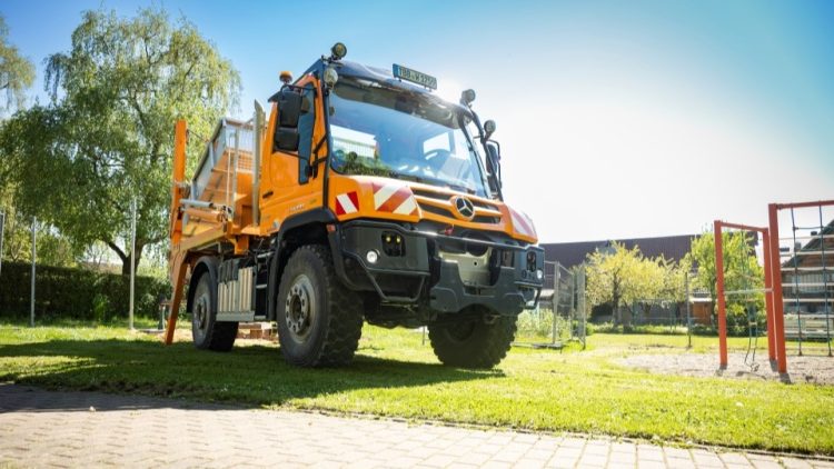 Unimog U 327 с нова операционна система UNI-TOUCH