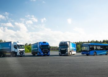 ZF преобразява автомобилите за работа в софтуерно дефинирани платформи